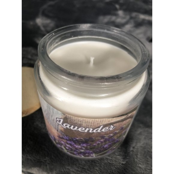 Hand Poured Candles Coconut Soy Blend Lavender Fragrance - Picture 2 of 4